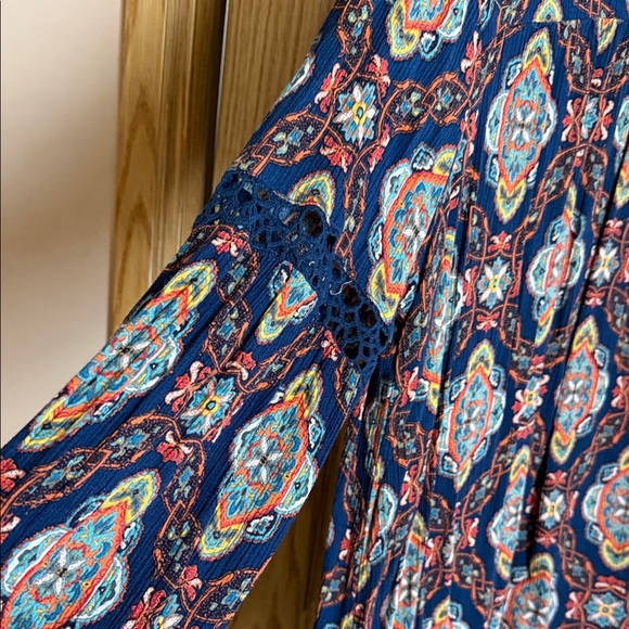 Signature Studio Multicolor Patterned Blouse - Picture 4 of 7